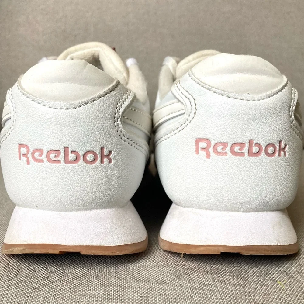 👟 Reebok Classic Leather Sneakers Womens 6.5 Ivory Cream Gum Sole Casual Shoes